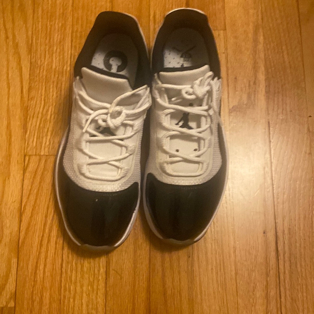 Air Jordan 11 CMFT Low 'Concord'
